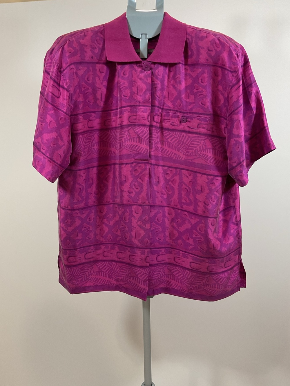 Diane Gilman 100% Silk Button-Up Blouse/Magenta Jacquard Short Sleeve/Large